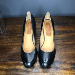 Corso Como Black Leather Pumps Size 7 . Gently worn.